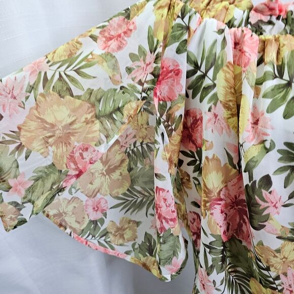 Peach Love California Floral Ruffle 2 Piece Shorts Set Size Small - Picture 5 of 12
